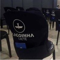 Capa de Cadeira com Bolso para Igreja