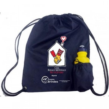 Brindes Promcionais - Mochila saco com Porta Squeezes Personalizada